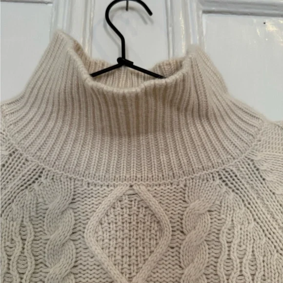 NWOT Faherty Cashmere Turtleneck - Women’s Medium - Picture 4 of 7